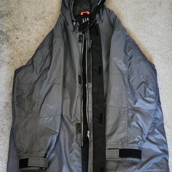 GAP Parka/Raincoat - Picture 2 of 3